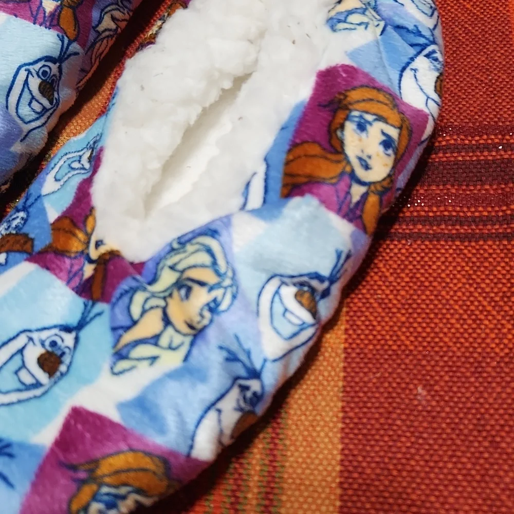 FROZEN SLIPPERS